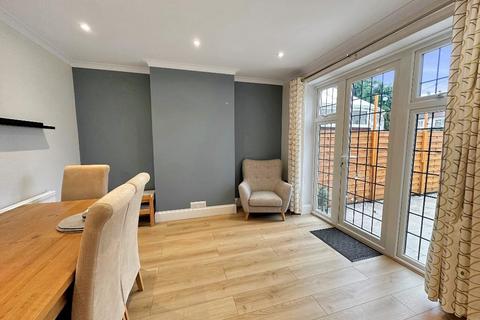 11 Hilton Way, South Croydon, CR2 9ER