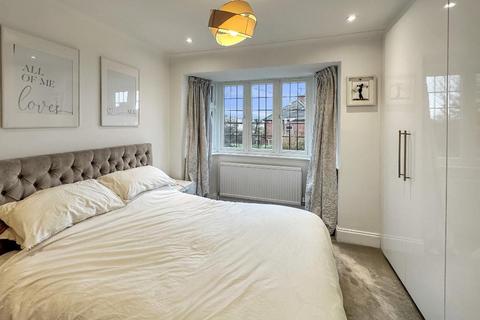 11 Hilton Way, South Croydon, CR2 9ER