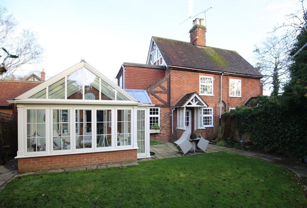 Stoke Road, Leighton Buzzard LU7 4 bed character property for sale £
