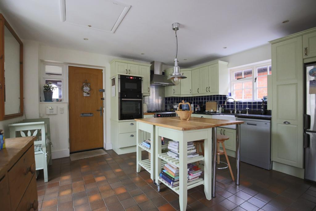 Stoke Road, Leighton Buzzard LU7 4 bed character property for sale £