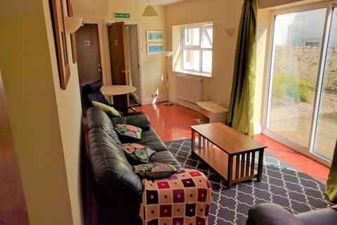 6 bedroom house to rent - George Street, City Centre, Swansea