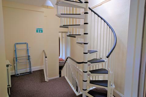 6 bedroom house to rent - George Street, City Centre, Swansea