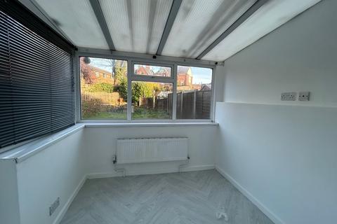 3 bedroom semi-detached house to rent - Pontefract Road, Barnsley