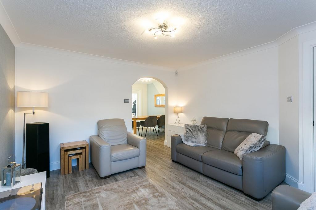 Oronsay Crescent, Old Kilpatrick, G60 3 bed detached house for sale £245,000