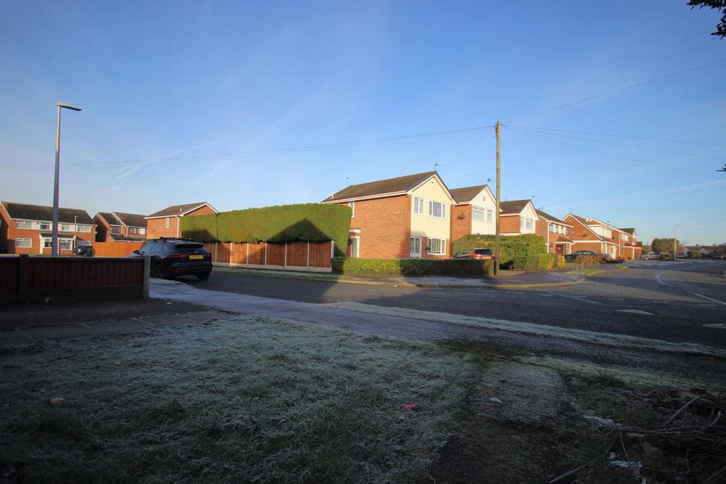 Cowan Way, Widnes, WA8 3 bed detached house £1,250 pcm (£288 pw)