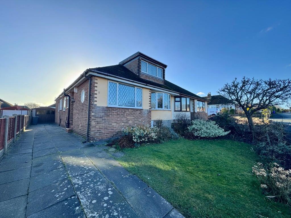 Crestway, Tarleton,Preston, PR4 3 bed semidetached bungalow for sale