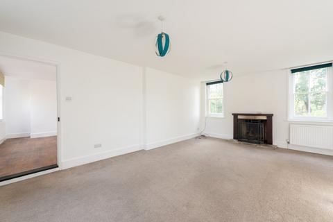 4 bedroom detached house to rent, Queen Street, Waddesdon, Buckinghamshire, HP18