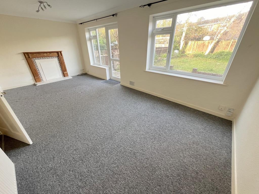 Petersham Road, Creekmoor, Poole, BH17 3 bed semidetached house for