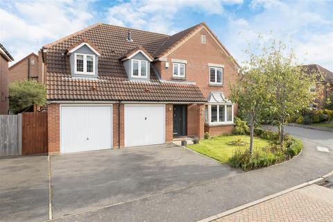 4 bedroom detached house for sale, Wagtail Close, Fleckney, Leicester