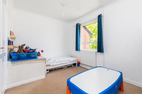 65 Drake Close, Horsham, RH12 5UD