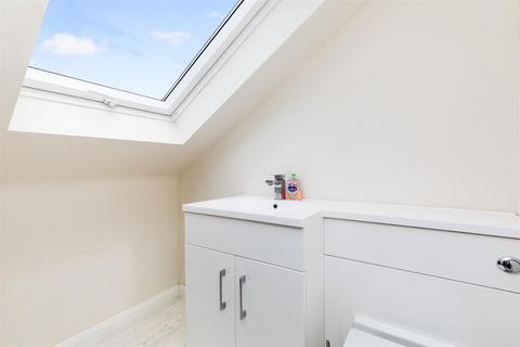 65 Drake Close, Horsham, RH12 5UD