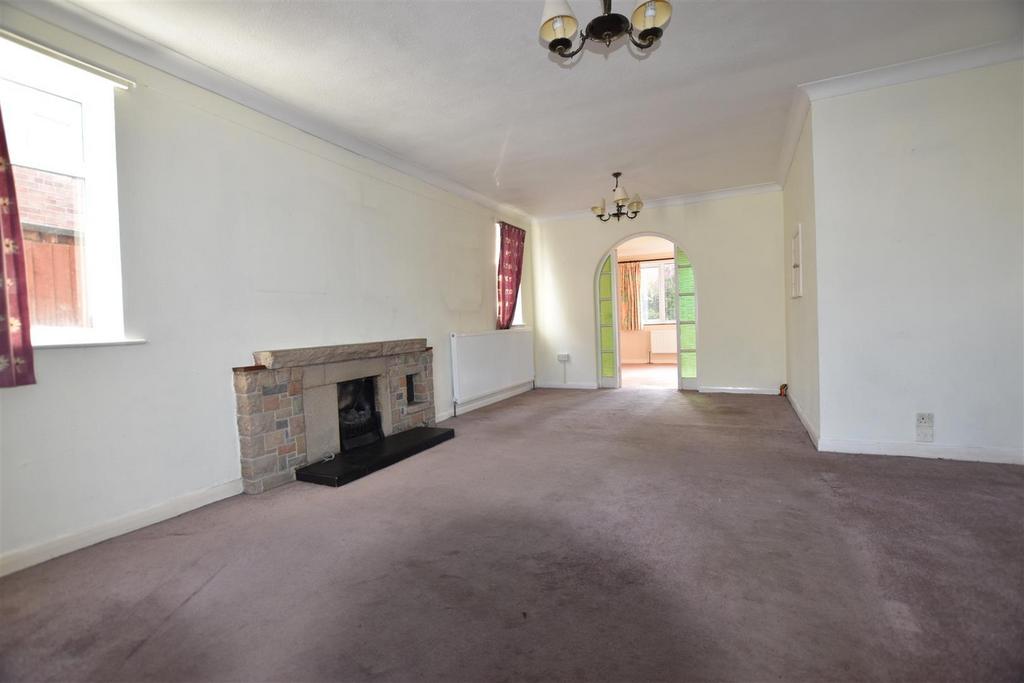 Springfield Crescent, Kibworth Beauchamp, Leicester 4 bed detached