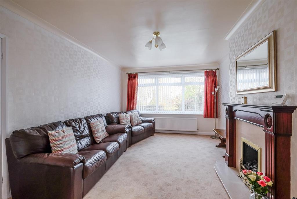 Lyndhurst Road, Brighouse, Brighouse 3 bed detached house for sale £