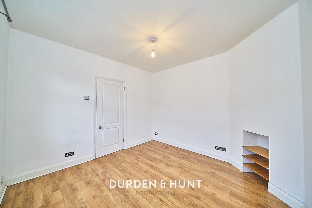 Winifred Road, Dagenham, RMN8 3 bed terraced house for sale £375,000