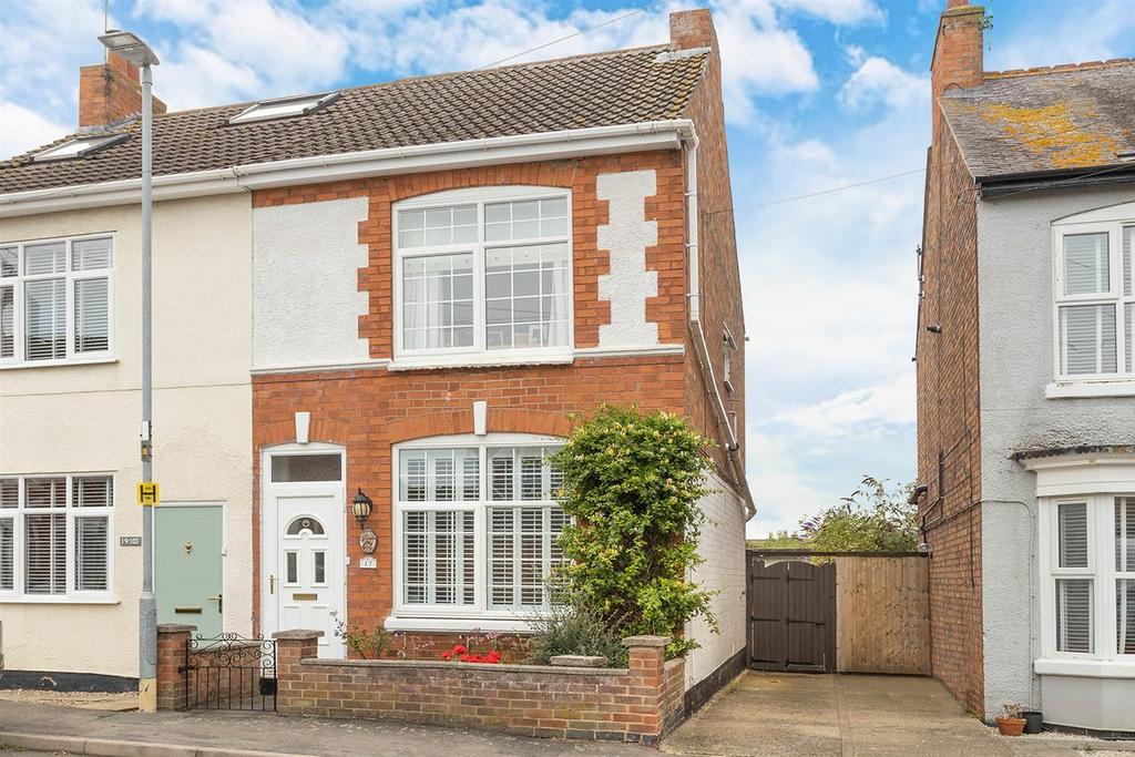 Albert Street, Fleckney, Leicester 2 bed detached house for sale £265,000