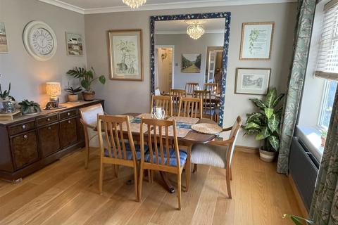 19 Bristol Road, Upper Rissington, Cheltenham, GL54 2NY