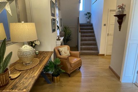 19 Bristol Road, Upper Rissington, Cheltenham, GL54 2NY