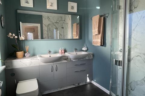 19 Bristol Road, Upper Rissington, Cheltenham, GL54 2NY