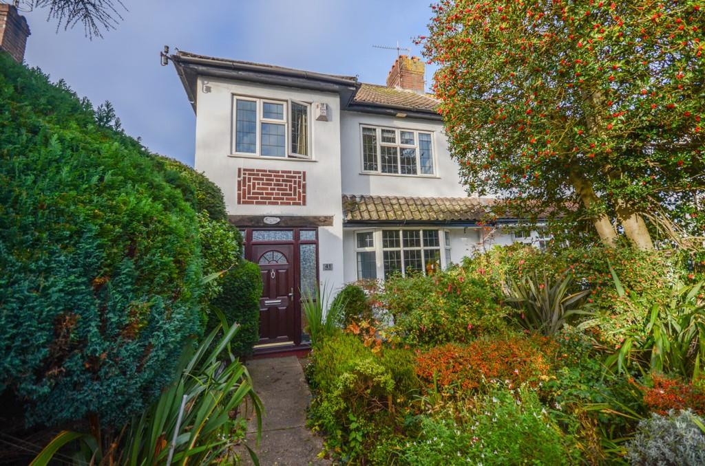 Badminton Road, Downend, Bristol, BS16 6BP 3 bed semidetached house