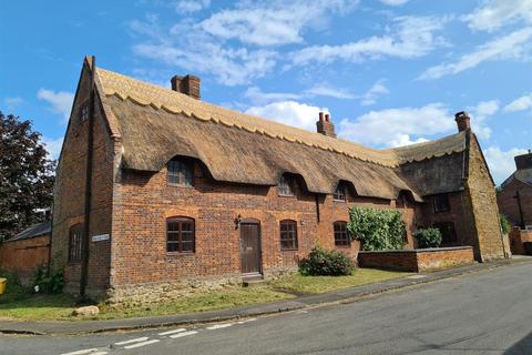 4 bedroom detached house for sale, West End, Welford, Northampton