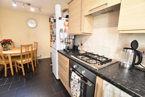 3 bedroom semi-detached house for sale - Kimberley Court, Scunthorpe