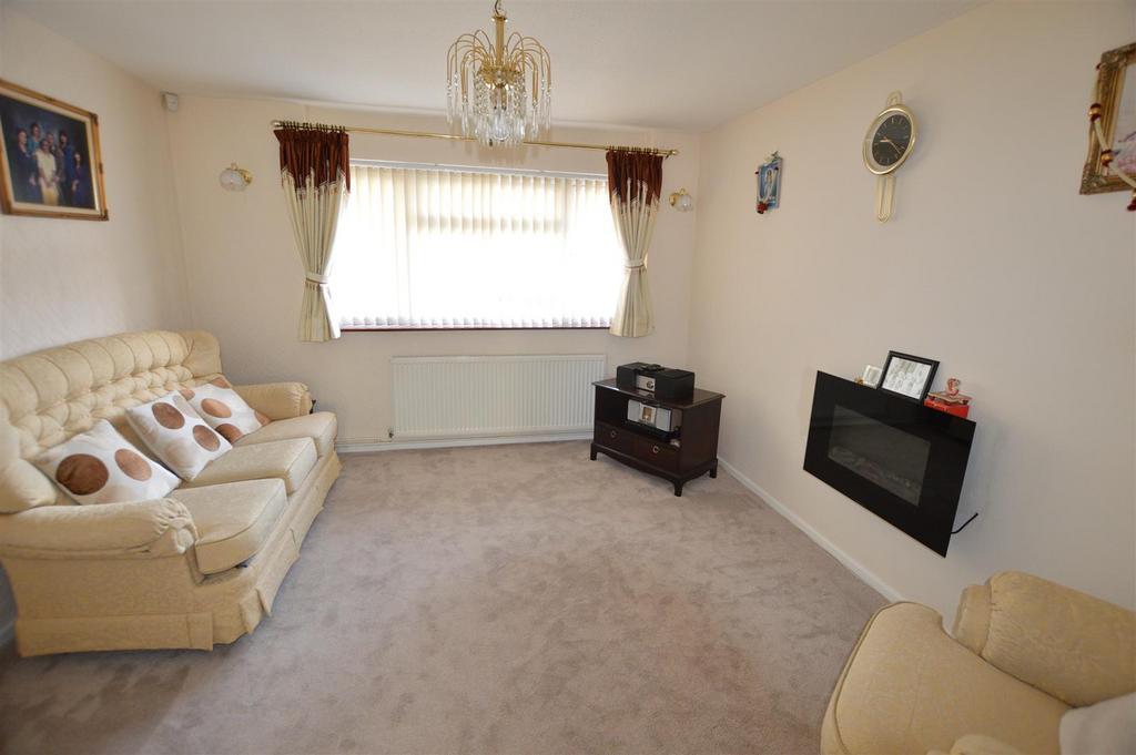 Hayward Avenue, Loughborough 3 bed semidetached house for sale £260,000