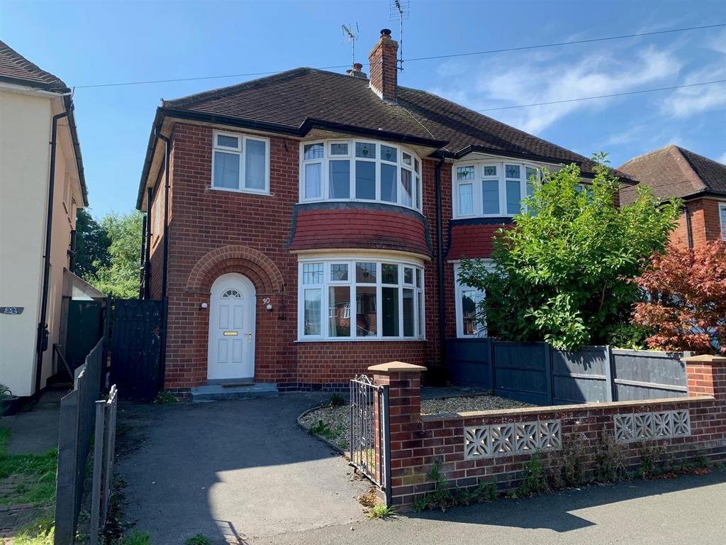 Holt Drive, Loughborough 3 bed semidetached house for sale £250,000
