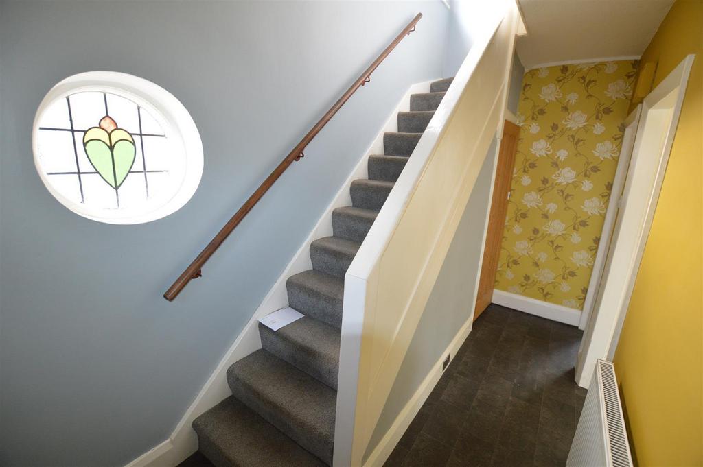 Holt Drive, Loughborough 3 bed semidetached house for sale £250,000