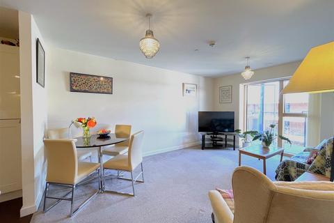 2 bedroom apartment for sale - Queensway Court, Queensway, Leamington Spa