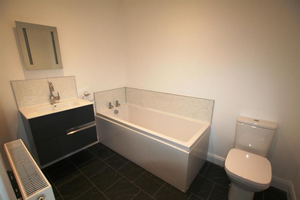 Coventryterrace,1cbathroom.JPG