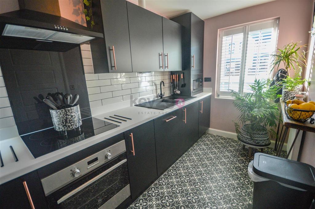 Derwent Chase, Waverley, Rotherham, S60 3 bed townhouse for sale £260,000