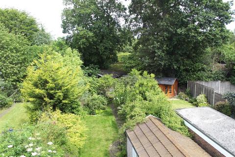 8 Causeway Close, Potters Bar, EN6 5HW