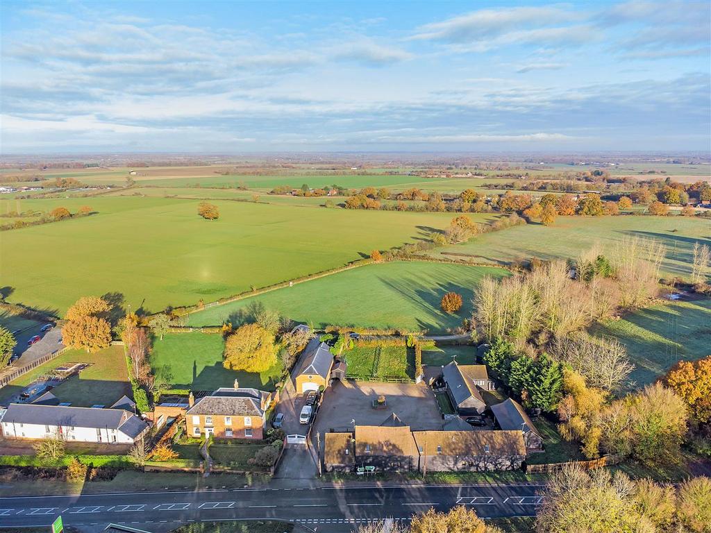 Chelmsford Road, Norton Heath... 4 bed detached house £500,000