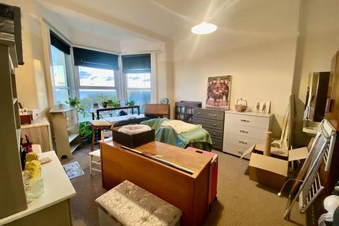 3 bedroom flat for sale, 5 West End Parade, Pwllheli
