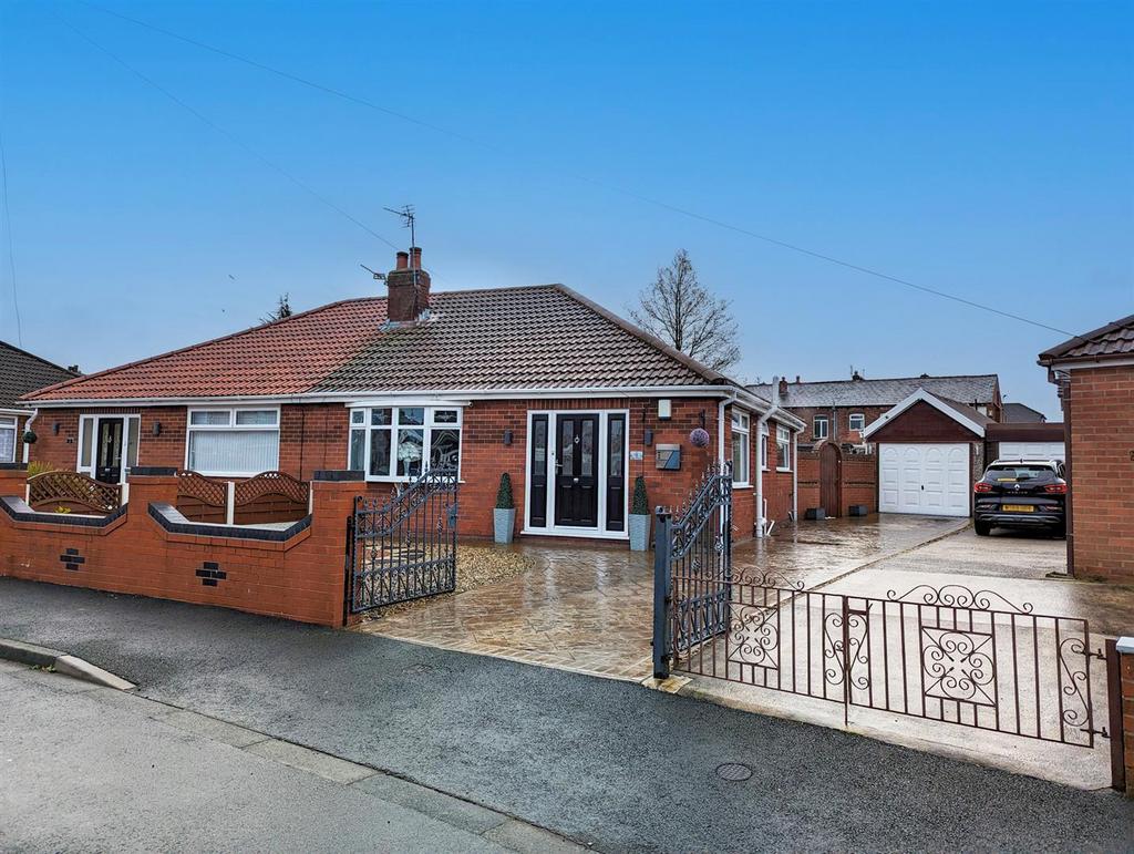 Ashley Road, Hindley Green, Wigan 2 bed semidetached bungalow £245,000