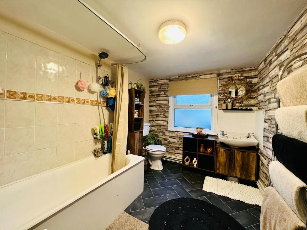 Bathroom.jpeg