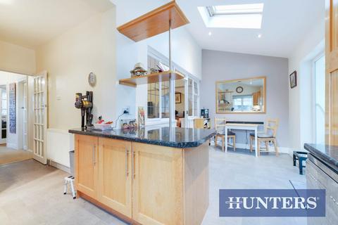 15 Burford Road, Worcester Park, KT4 7SU