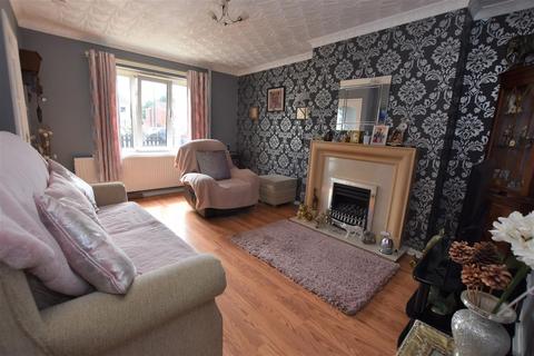 3 bedroom terraced house for sale, Thearne Close, Alexandra Road, Hull