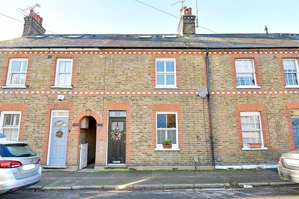 Molewood Road, Hertford SG14 3 bed terraced house for sale £575,000
