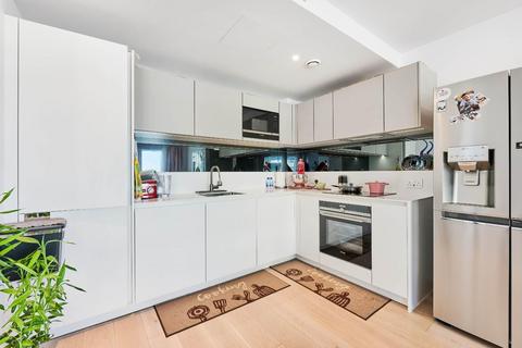 2 bedroom flat for sale, Fairwater House, Chelsea Creek SW6