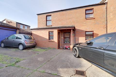 3 bedroom semi-detached house for sale, Quarry Mews, Purfleet-on-Thames RM19
