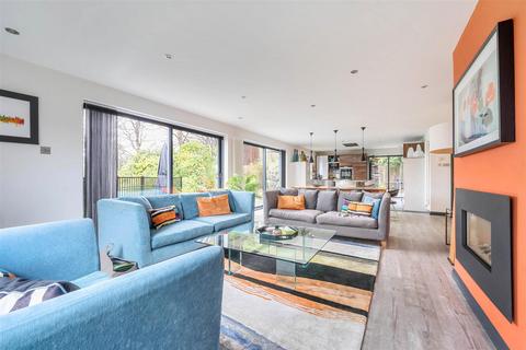Weymere Farnham Lane, Haslemere, GU27 1EY