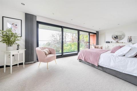 Weymere Farnham Lane, Haslemere, GU27 1EY