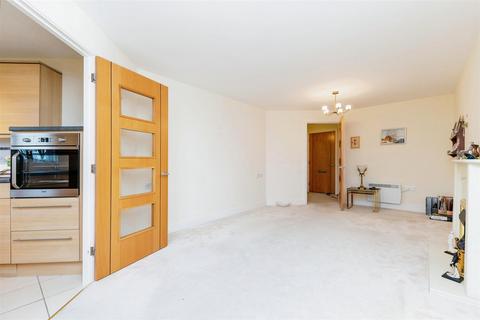 1 bedroom apartment for sale - Goodes Court, Royston, Herts, SG8 5FF