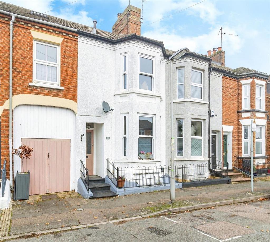 Victoria Road, Linslade, Leighton Buzzard 3 bed terraced house for sale £550,000