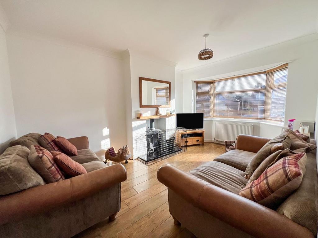 Edward Road, Holbrooks, Coventry 3 bed semidetached house for sale £