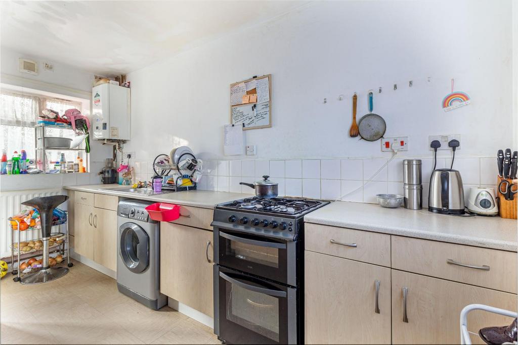 Grange Lane, Stourbridge, DY9 7HL 2 bed terraced house for sale £175,000