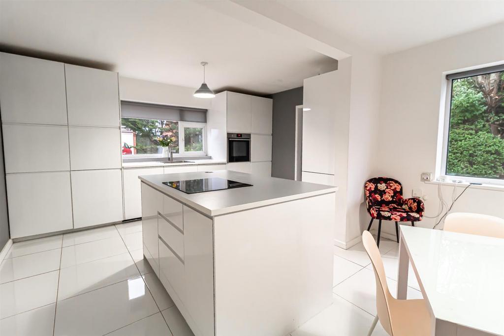 Carlton Vale Close, Carlton, Nottingham 3 bed detached house for sale