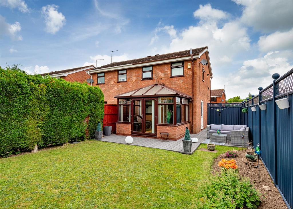 7 Leasowe Drive-rear.jpg