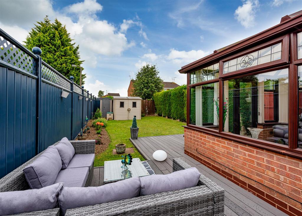 7 Leasowe Drive-gdn1.jpg